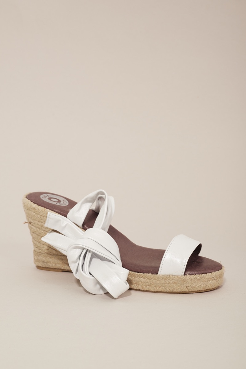 Untassel Yute White